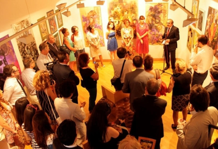 In Italien sich die Ausstellung „Farbe der Welt von Nizami Ganjavi“ eröffnet