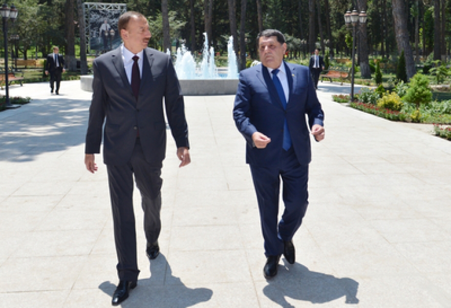 Le président Ilham Aliyev a visité le parc de culture et de loisirs de la ville de Govlar suite aux travaux de reconstruction VİDEO