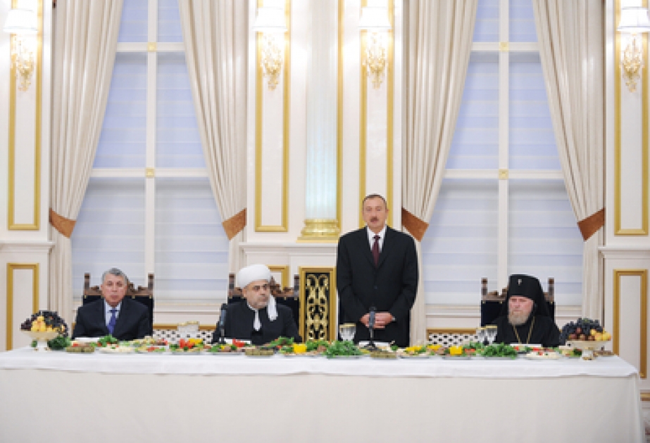 President Ilham Aliyev attends Iftar Party VİDEO