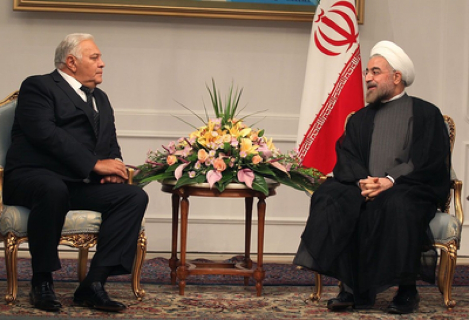 Aserbaidschanische Delegation sich mit dem neuen Präsidenten des Iran getroffen