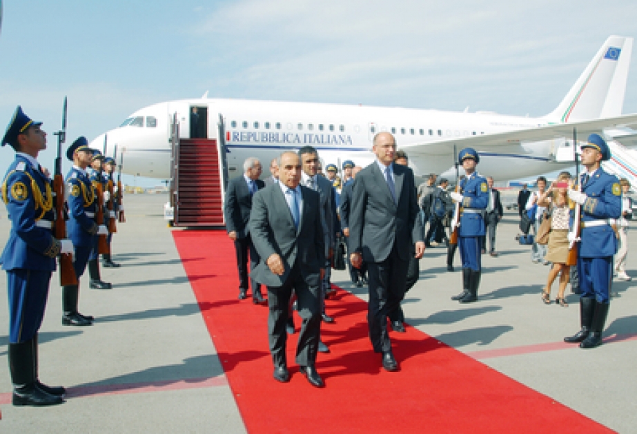 Präsident des italienischen Ministerrats Enrico Letta zu einem Staatsbesuch in Aserbaidschan eingetroffen