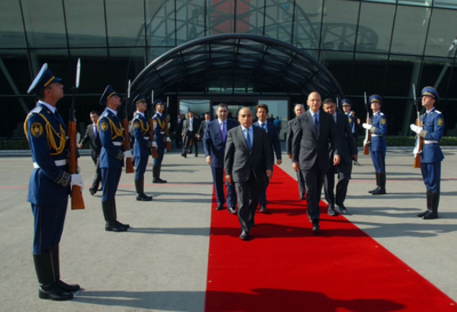 رئيس مجلس الوزراء الايطالي يختتم زيارته الرسمية إلى أذربيجان