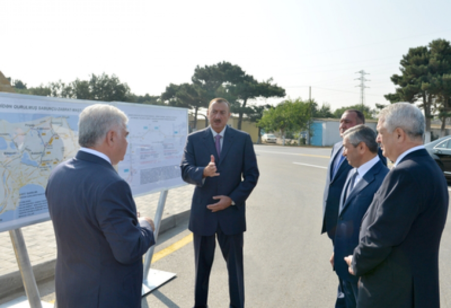 Präsident Ilham Aliyev die Rekonstruktionsarbeiten am Zabrat- Buzovna Abschnitt der Autostraße Sabuntschu-Zabrat-Mashtagha-Buzovna inspiziert VİDEO