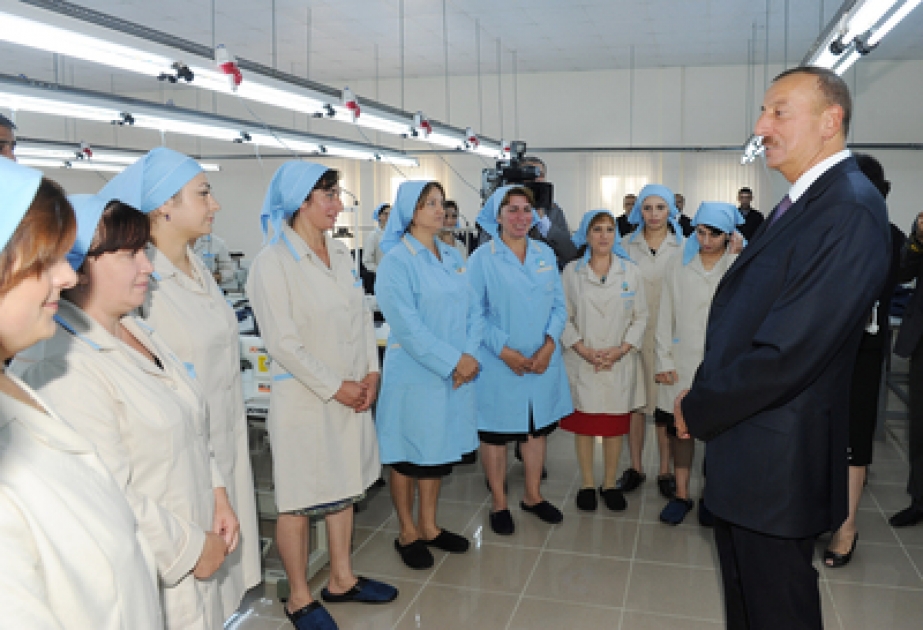 Le président Ilham Aliyev a participé à l’ouverture de l’usine de textile à Ismayilli VİDEO