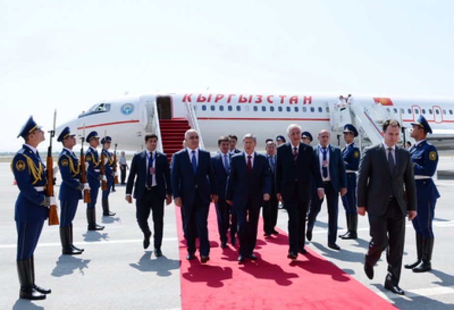 Kyrgyz President arrives in Azerbaijan