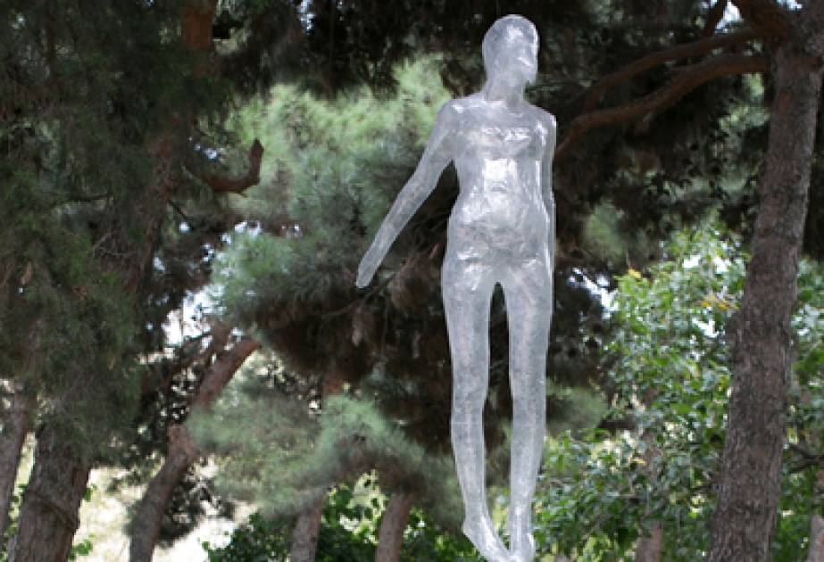 L’Espace d’Art contemporain «YARAT» a présenté un projet du street-artist américain Mark Jenkins