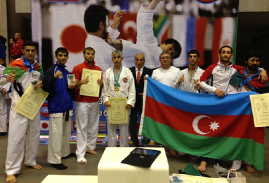 فوز لاعبين أذربيجانيين لكاراتيه دو بثماني ميداليات في بطولة العالم