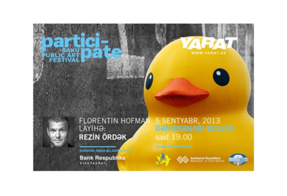L’Espace d’Art contemporain YARAT présente le canard en plastique géant, œuvre du peintre néerlandais