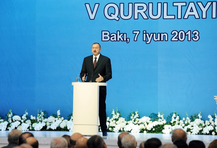 Yeni Azərbaycan Partiyasının V qurultayı 2013-cü ildə keçiriləcək prezident seçkilərində partiyanın sədri, Azərbaycan Prezidenti İlham Əliyevin namizədliyini irəli sürmüşdür VİDEO