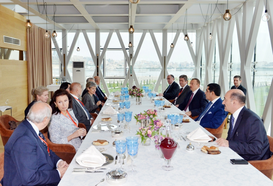Prezident İlham Əliyevin adından işçi nahar verilmişdir