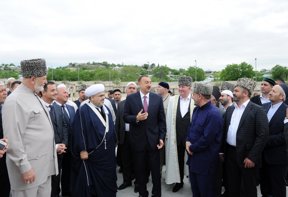Şamaxı Cümə məscidi əsaslı bərpa və yenidənqurmadan sonra istifadəyə verilmişdirAzərbaycan Prezidenti İlham Əliyev açılış mərasimində iştirak etmişdir VIDEO