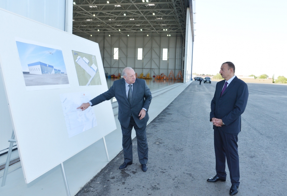 Azərbaycan Prezidenti İlham Əliyev Heydər Əliyev Beynəlxalq Aeroportunda müasir anqar və aerovağzal komplekslərində tikinti işlərinin gedişi ilə tanış olmuş, Beynəlxalq Logistika Mərkəzinin açılışında iştirak etmiş, yeni alınmış sərnişin təyyarələrinə baxmışdır VIDEO