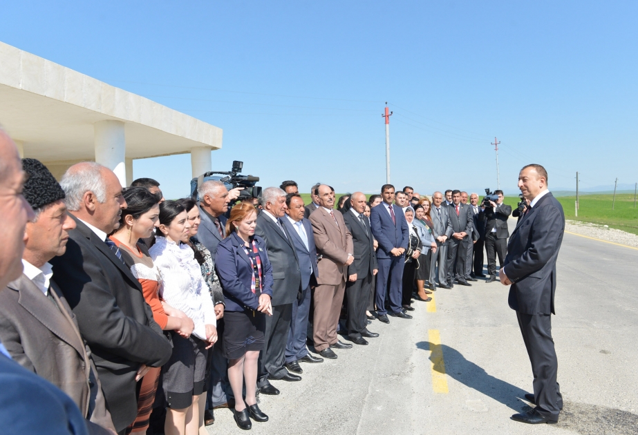 Azərbaycan Prezidenti Qobustan-Xilmilli avtomobil yolunda aparılan yenidənqurma işləri ilə tanış olmuşdur VIDEO