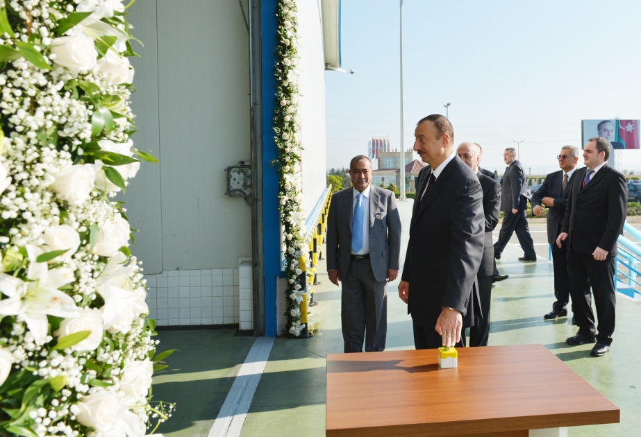 Prezident İlham Əliyevin Abşeron və Qobustan rayonlarına səfəri Abşeron rayonunun Hökməli qəsəbəsində “AzFP CO LTD” MMC-nin tərkibində fəaliyyət göstərən zavodların açılışı olmuşdur VIDEO