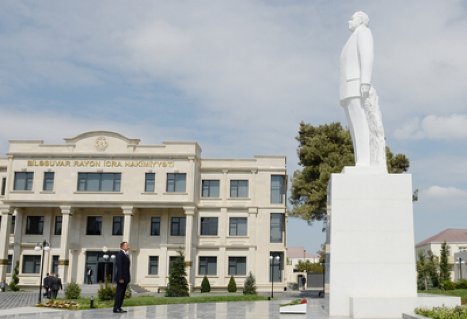 Посещение памятника великому лидеру в Билясуваре VİDEO