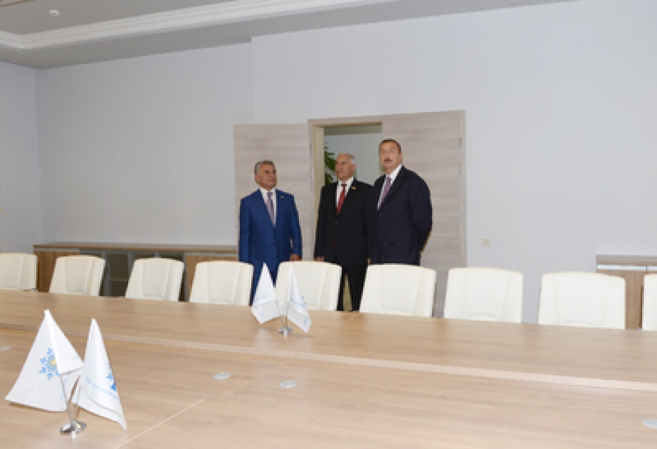 الرئيس إلهام علييف يشارك في حفل افتتاح مبنى إداري جديد لفرع حزب يني أذربيجان الحاكم في محافظة بيلاسوار