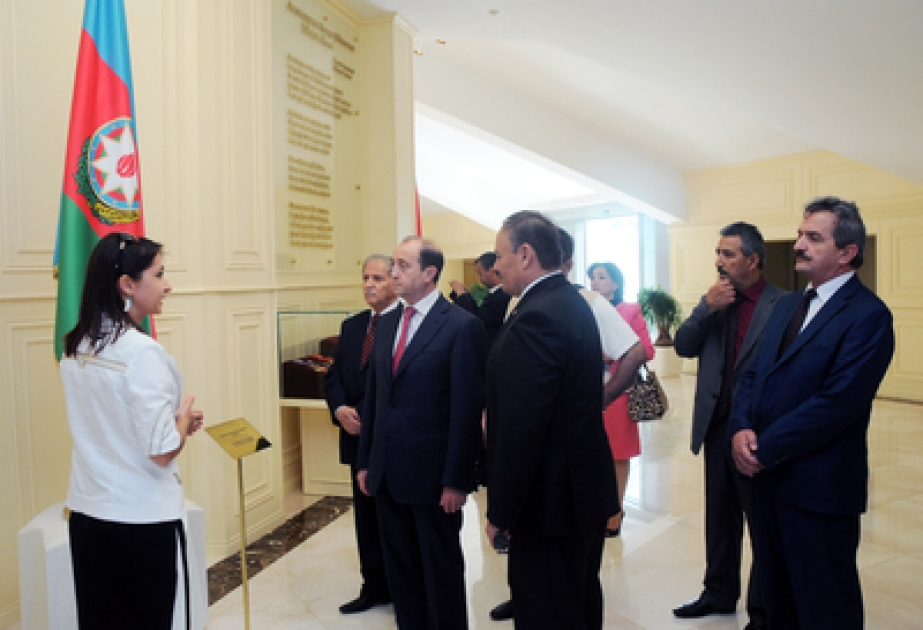 Tajik Minister visits National Flag Square in Baku