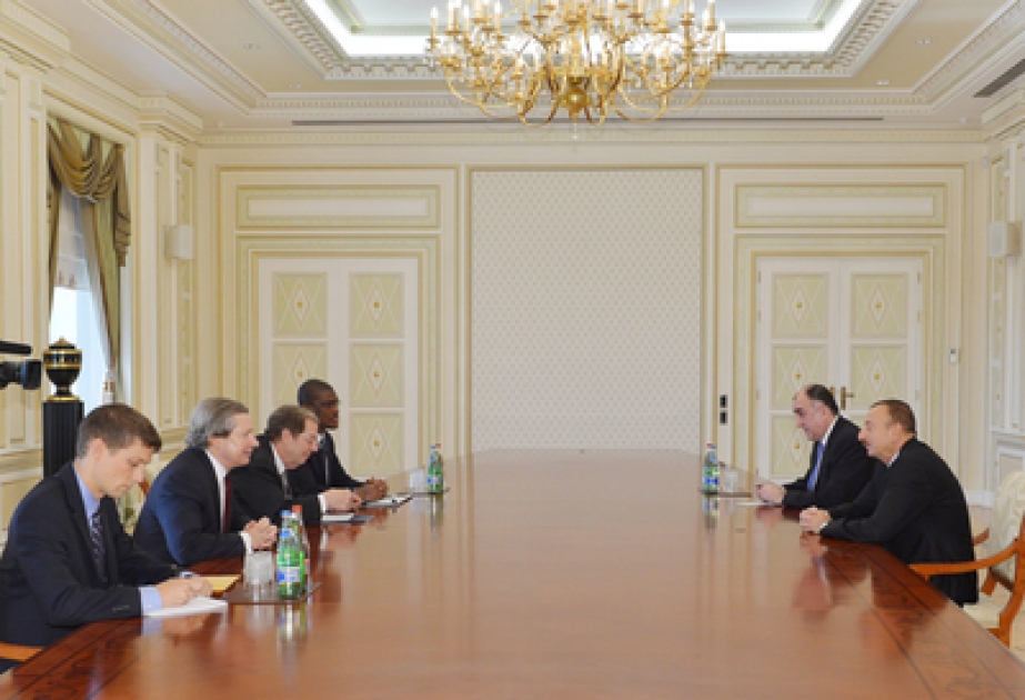Le président azerbaïdjanais Ilham Aliyev a reçu le nouveau co-président américain du Groupe de Minsk de l’OSCE James Warlick VİDEO