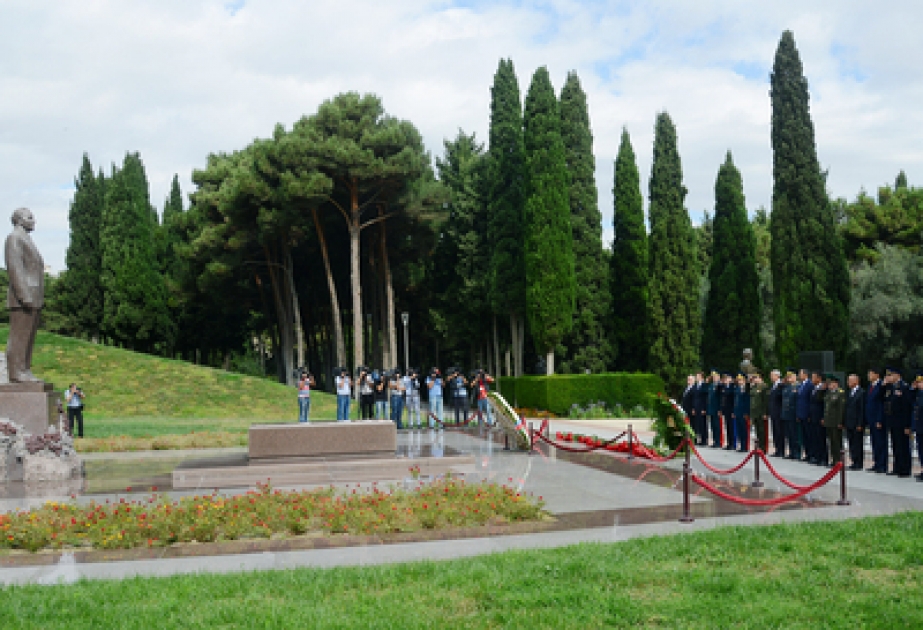 Les participants de la 70e réunion du Conseil des Commandants des Forces frontalières de la Communauté des Pays indépendant ont visité la tombe du leader national Heydar Aliyev et l’Allée des Martyrs