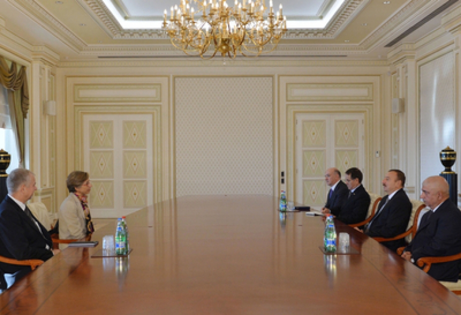 Президент Ильхам Алиев принял руководителя наблюдательной миссии за выборами Бюро по демократическим институтам и правам человека ОБСЕ        VİDEO