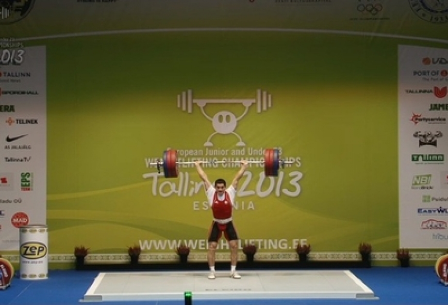 Young Azerbaijani weightlifters win two European golds