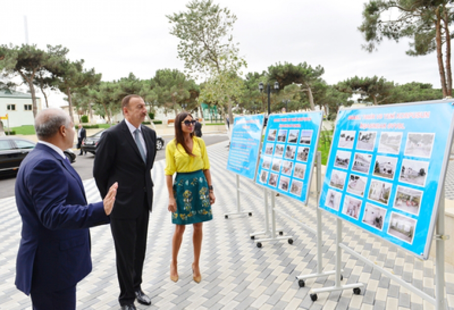 Präsident von Aserbaidschan Ilham Aliyev in der Siedlung Bilgeh von Baku an der Eröffnung des rekonstruierten Altersheims teilgenommen VİDEO