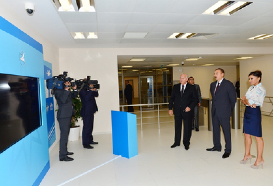 Präsident Ilham Aliyev an der Eröffnungsfeier des neuen Gebäudes des Leitzentrums für Management der Luftfahrt von Administration des Flugverkehrs “Azeraeronavigasiya” von Geschlossener AG “Azerbaijan Airlines” teilgenommen VİDEO