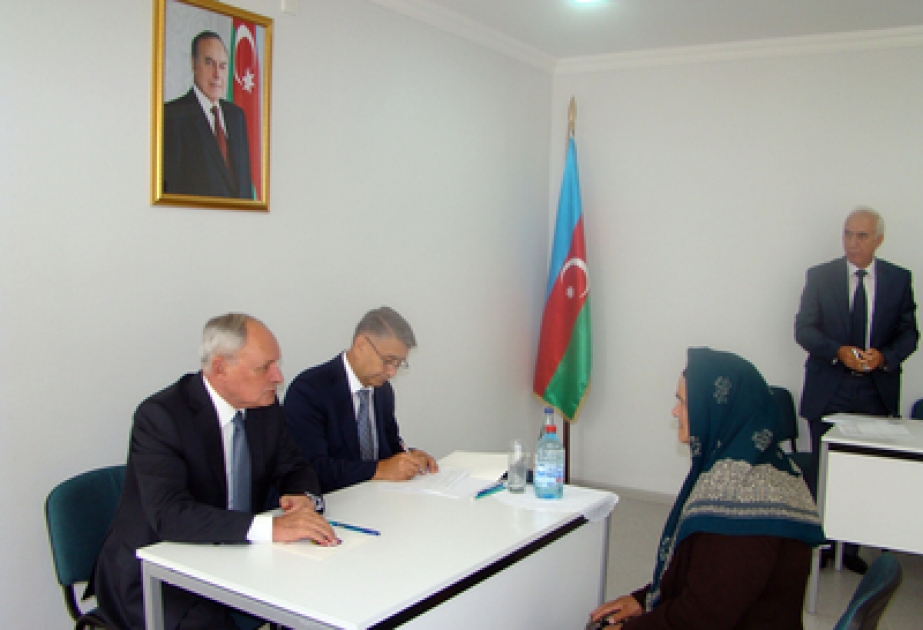 Səhiyyə naziri Kürdəmirdə vətəndaşları qəbul etmişdir