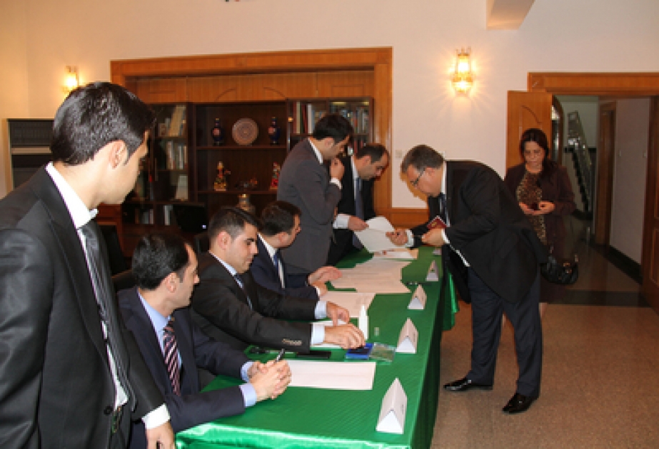 Azerbaijani citizens start voting at Embassy in Beijing