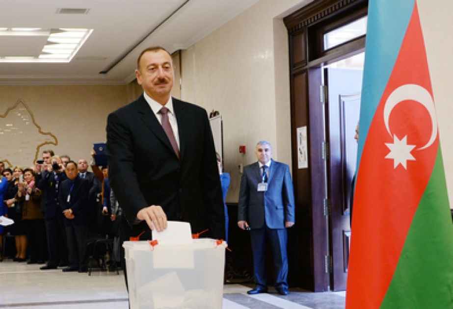 Президент Азербайджана Ильхам Алиев проголосовал на избирательном участке номер 6 VİDEO
