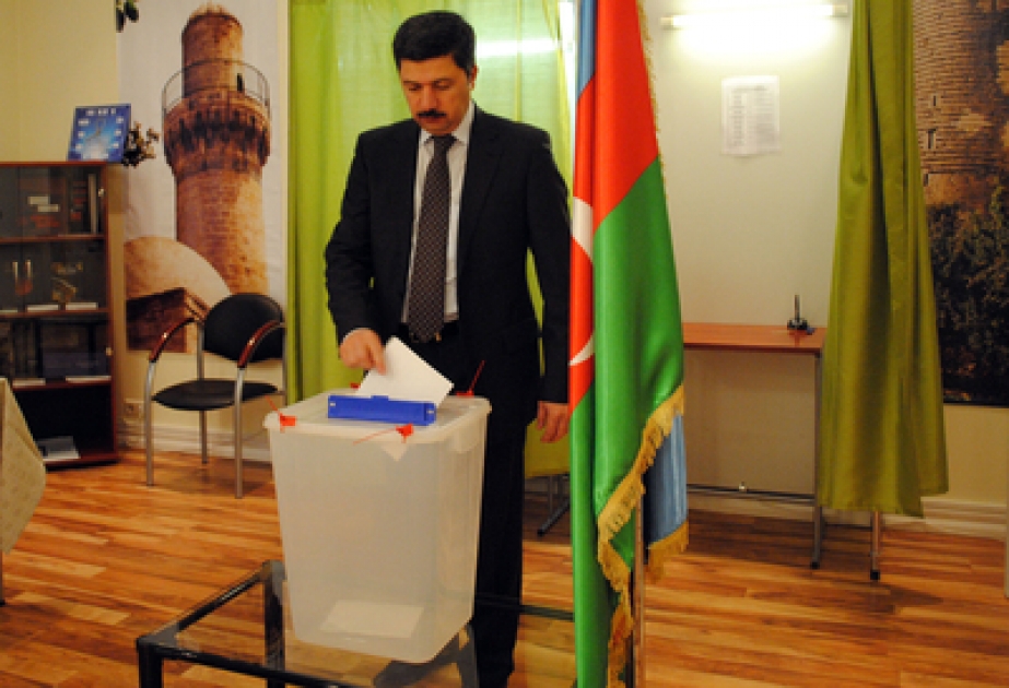 Azerbaijanis start voting at Embassy in Latvia