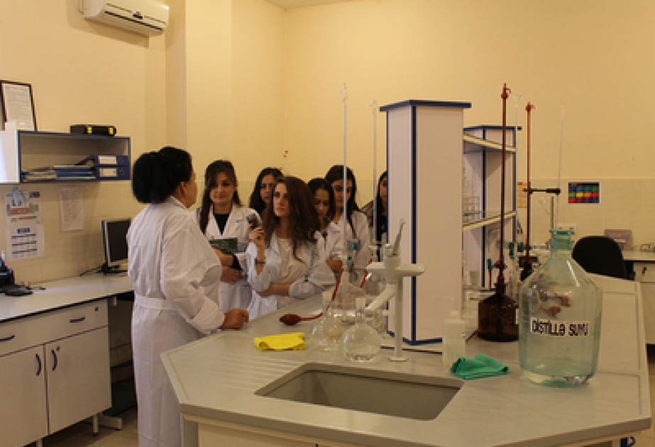 Qafqaz Universitetinin tələbələri ekologiya idarəsinin kompleks tədqiqatlar laboratoriyasında ekskursiyada olmuşlar
