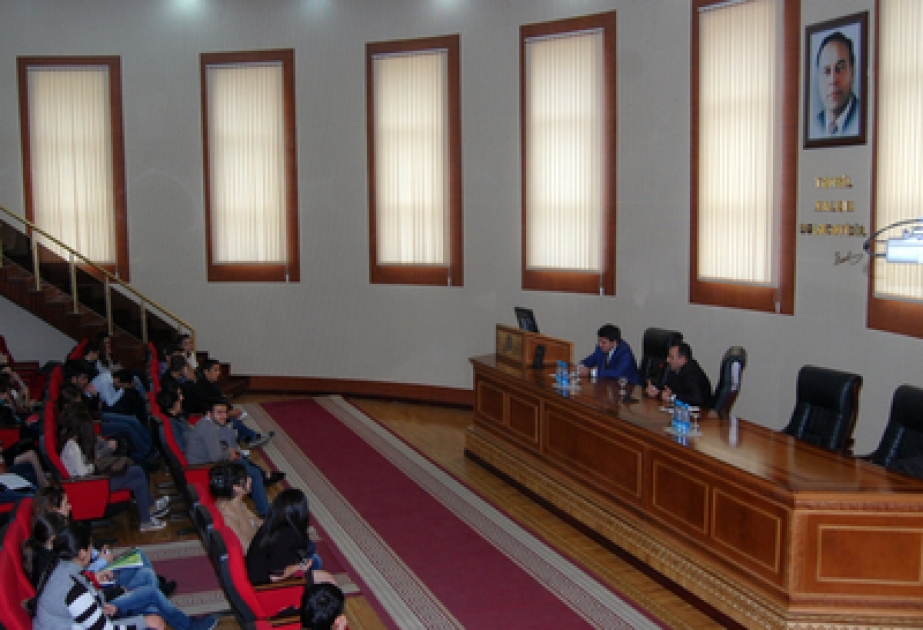 Azərbaycan Gənclər Fondunun təqdimatlarını tələbələr maraqla qarşılayırlar