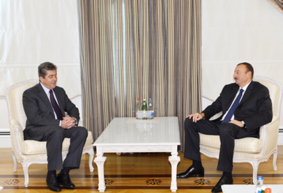 Aserbaidschans Prezident Ilham Aliyev den ehemaligen bulgarischen Präsidenten Georgi Parwanow empfangen VİDEO