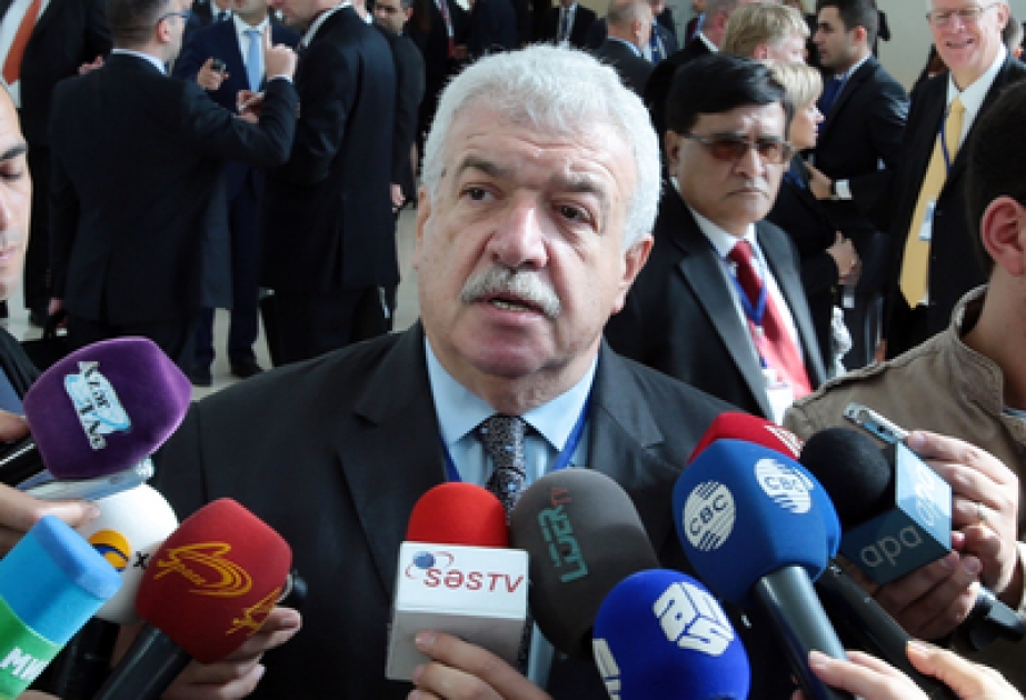 Михаил Гусман: То, что именно Баку стал крупнейшей мировой площадкой для обсуждения гуманитарных проблем, говорит о том, какую роль современный Азербайджан играет в мире