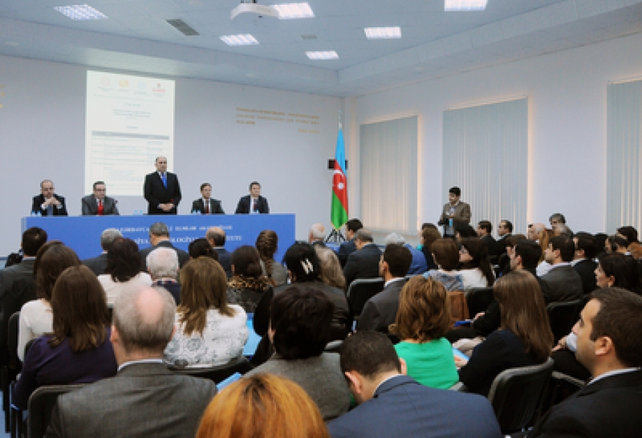 Bakıda keçirilən seminarda qlobal elmi bazadan effektiv istifadə imkanları araşdırılmışdır