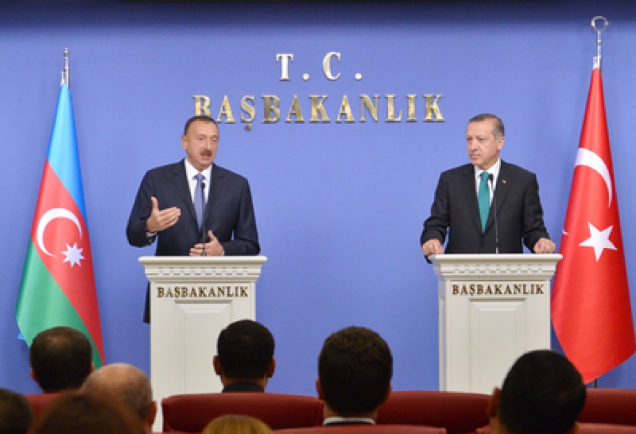 Eine Pressekonferenz des Präsidenten von Aserbaidschan Ilham Aliyev und Ministerpräsidenten der Türkei Recep Tayyip Erdogan stattgefunden VİDEO