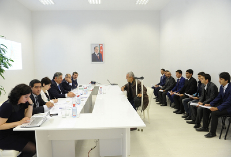 Gənclər və idman naziri Azad Rəhimov Mingəçevirdə vətəndaşları qəbul etmişdir