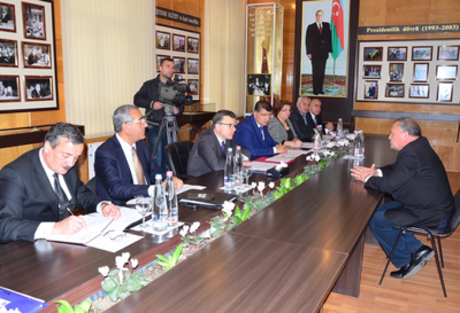 Ekologiya və təbii sərvətlər naziri Gəncədə vətəndaşları qəbul etmişdir