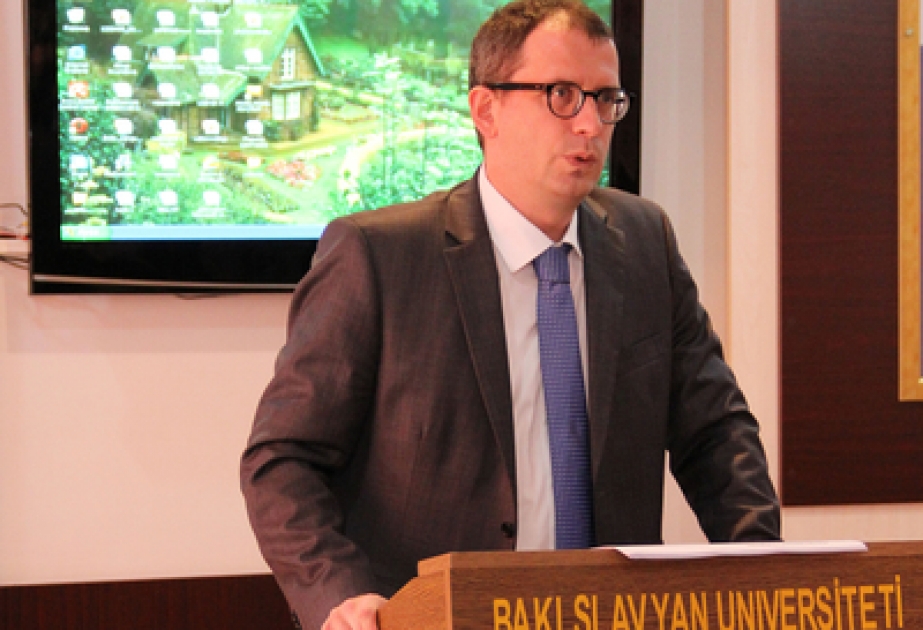 Polşanın Azərbaycandakı səfiri Bakı Slavyan Universitetində olmuşdur