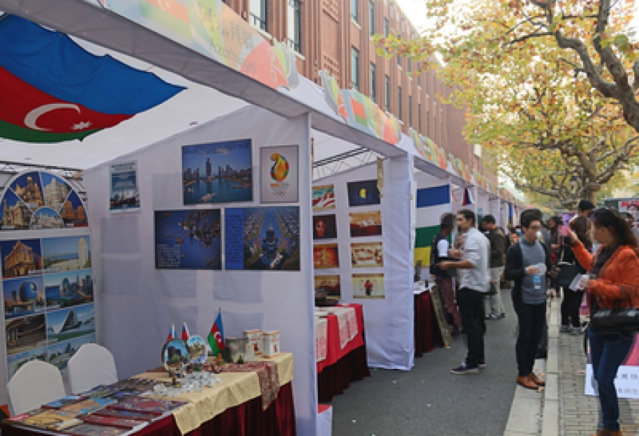 Azerbaijani students attend culture exhibition in China