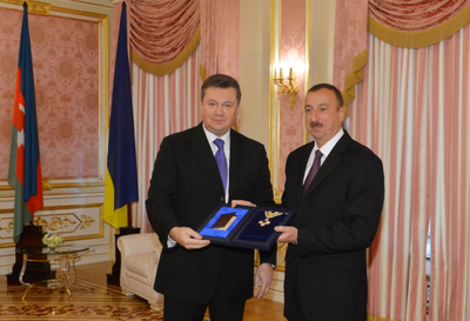 La cérémonie de remise des ordres aux présidents azerbaïdjanais et ukrainien VİDEO