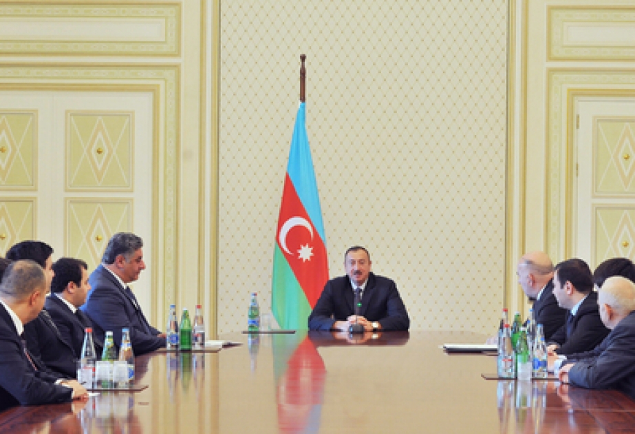 Prezident İlham Əliyev kişi şahmatçılar arasında Avropa komanda çempionatında birinci yeri qazanmış seçmə komandamızın üzvlərini və mütəxəssisləri qəbul etmişdir VİDEO