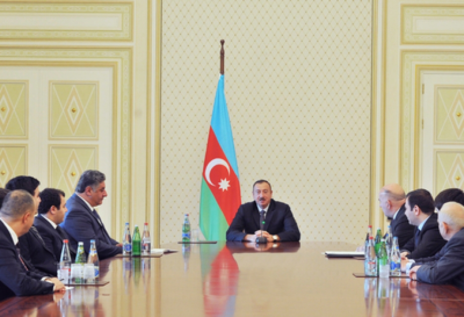 Le président Ilham Aliyev a reçu les membres de l’équipe d’Azerbaïdjan qui a remporté le titre de champion au Championnats d’Europe par équipe VİDEO