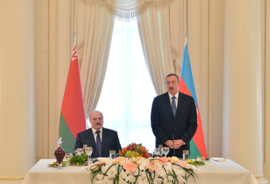 Azerbaijani President hosts official dinner in honor of Belarus counterpart