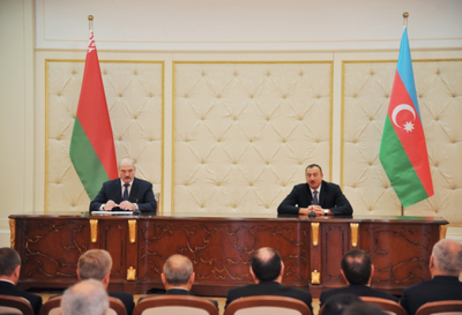 Präsidenten von Aserbaidschan und Belarus für Presse mit einer Erklärung aufgetreten VİDEO