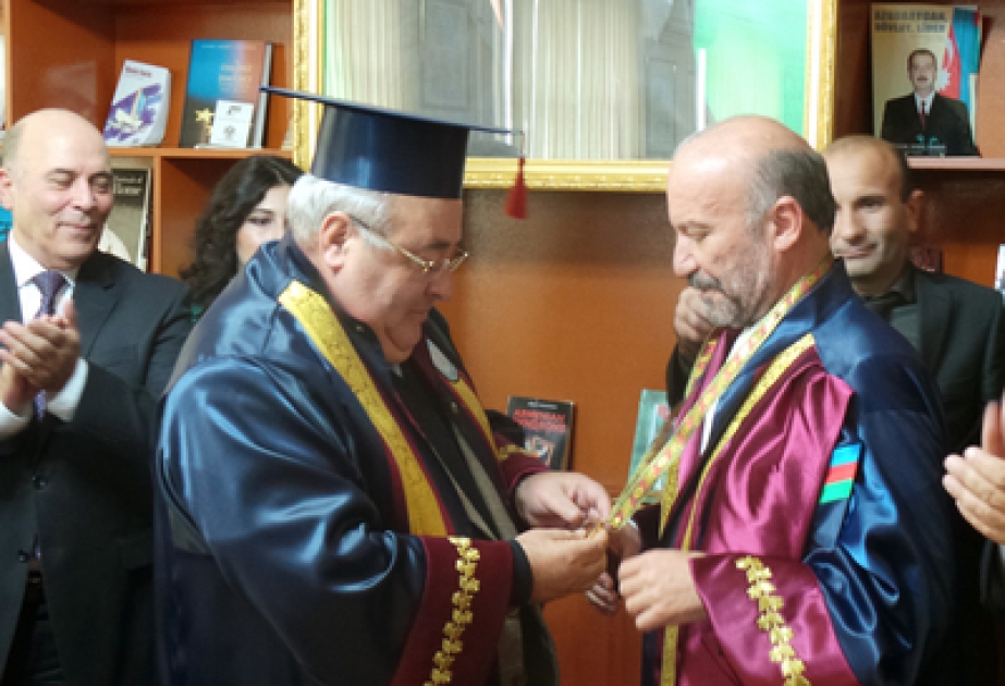 L’Université eurasienne de Bakou a attribué le titre honorifique «Docteur honoris causa» au recteur de l’Université du Proche-Orient de Chypre du Nord