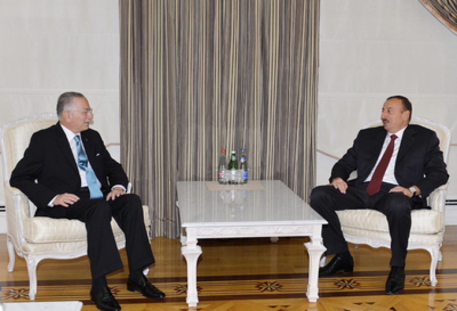 Entretien entre le président Ilham Aliyev et Ekmeleddin Ihsanoglu, secrétaire général de l’Organisation de la conférence islamique VİDEO