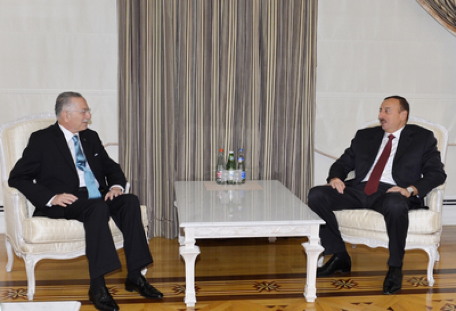 الرئيس إلهام علييف يلتقي أمين عام منظمة التعاون الإسلامي إكمل الدين إحسان أوغلو