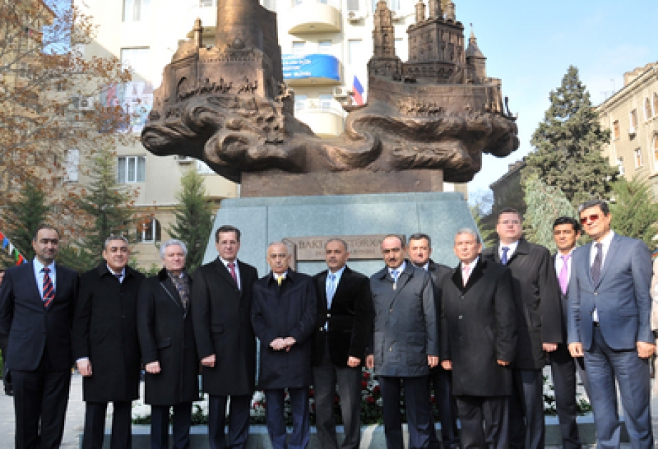 Le monument «L’Amitié Bakou-Astrakhan» ouvert à Bakou